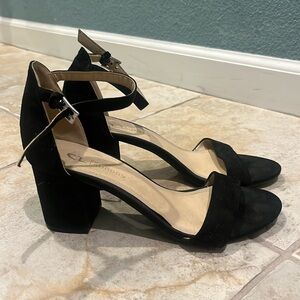 Black block heels from Chinese Laundry 👠